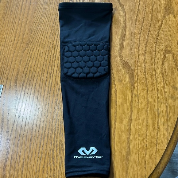 Arm Sleeve. - Picture 1 of 4